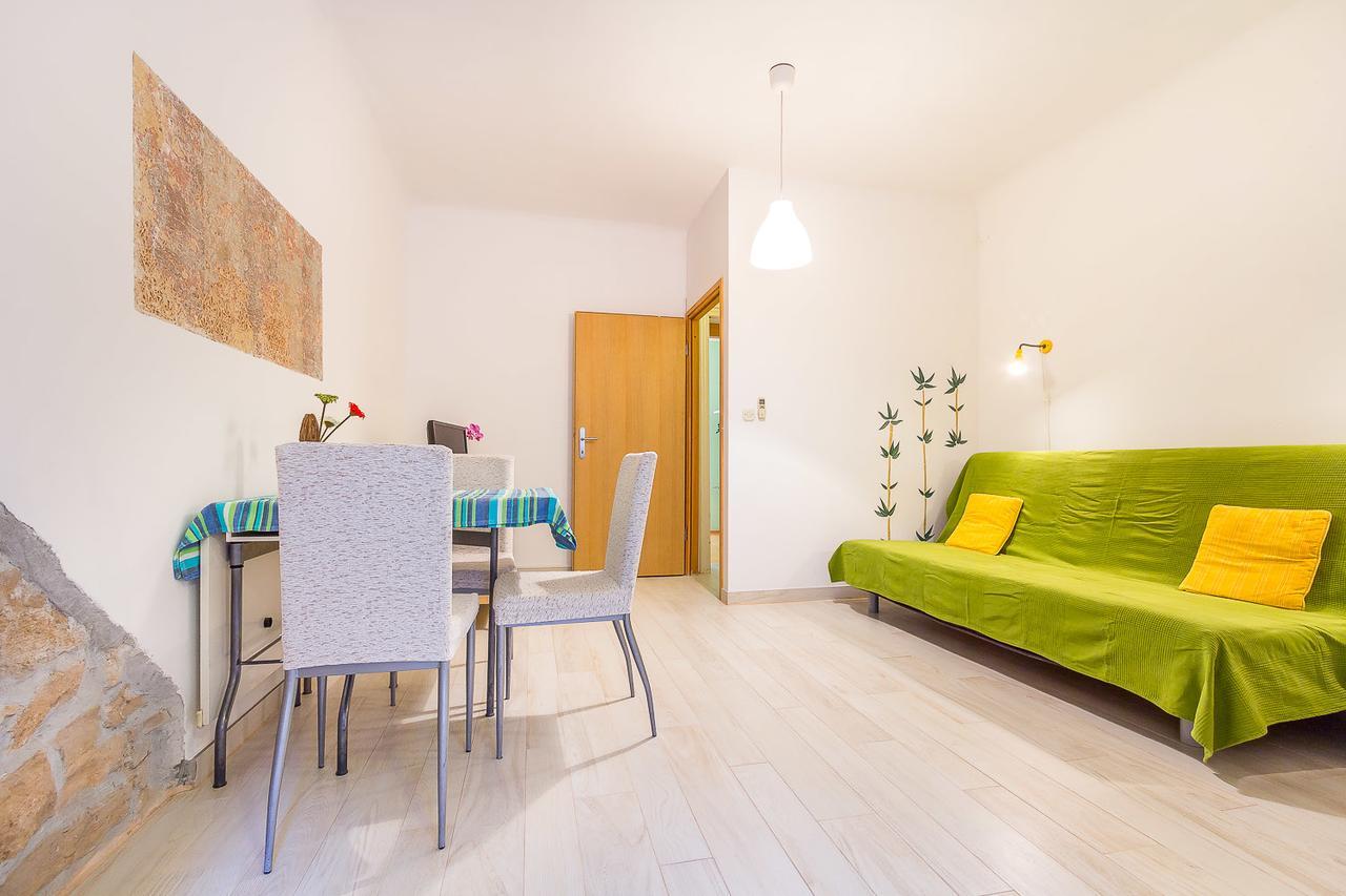 Apartment Rustico พูลา ภายนอก รูปภาพ