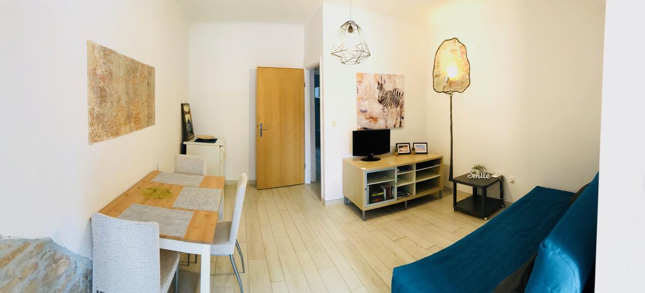 Apartment Rustico พูลา ภายนอก รูปภาพ